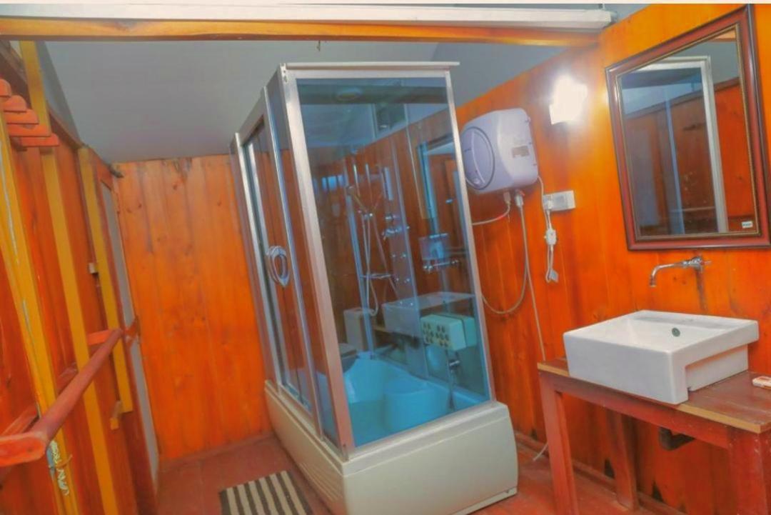 Yala Hotel Lion -Air Conditioned High Luxury Safari Camp Buitenkant foto