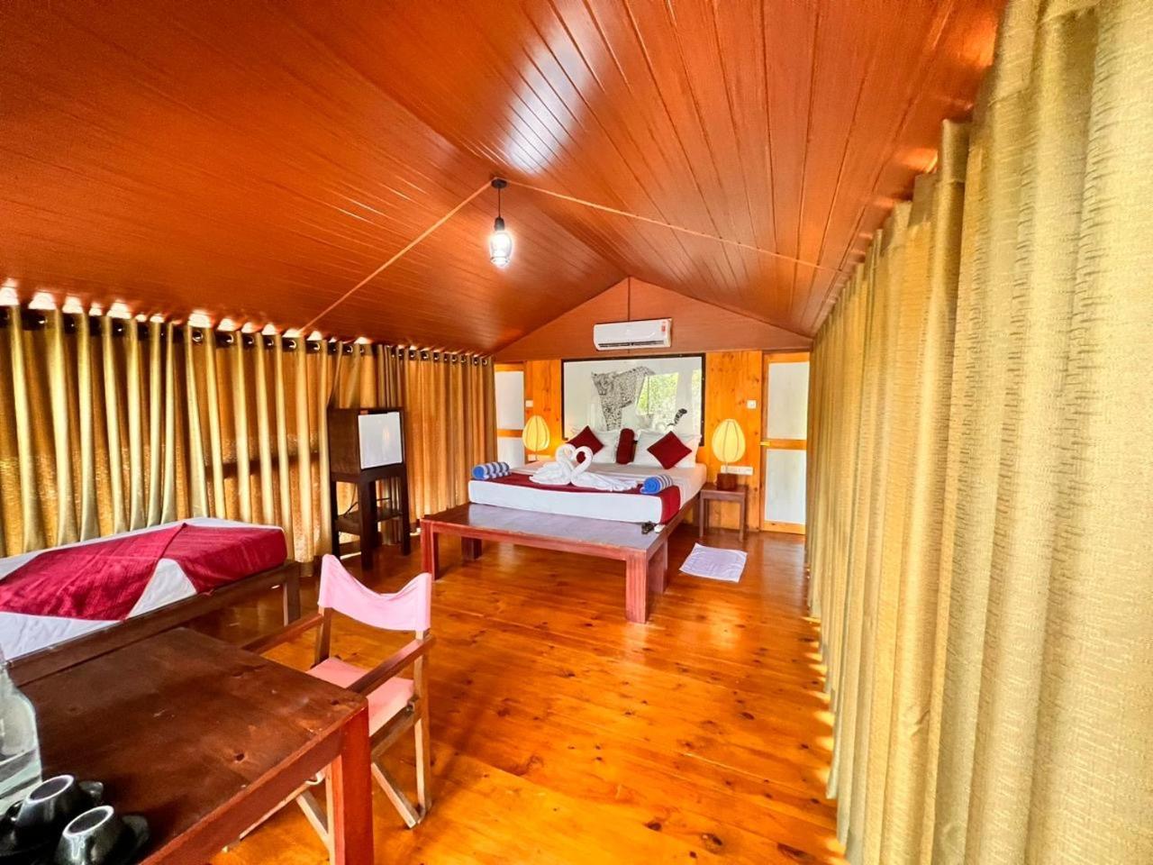 Yala Hotel Lion -Air Conditioned High Luxury Safari Camp Buitenkant foto