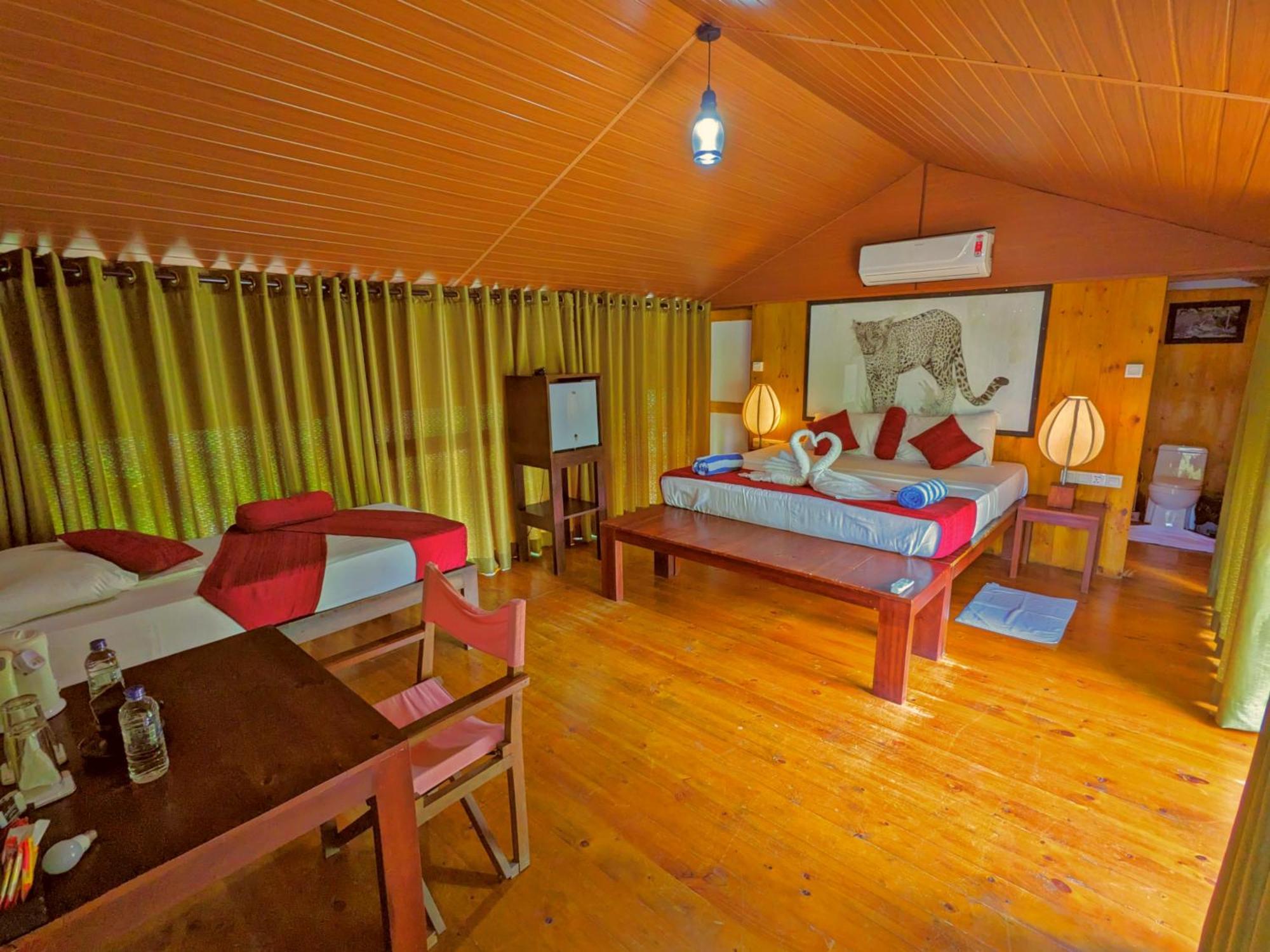 Yala Hotel Lion -Air Conditioned High Luxury Safari Camp Buitenkant foto